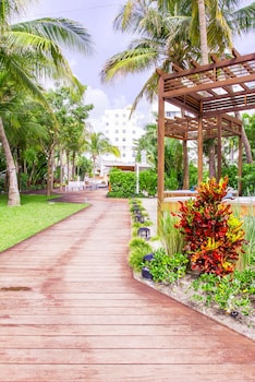 Patio, balcany or terrace at Marseilles Beachfront Hotel