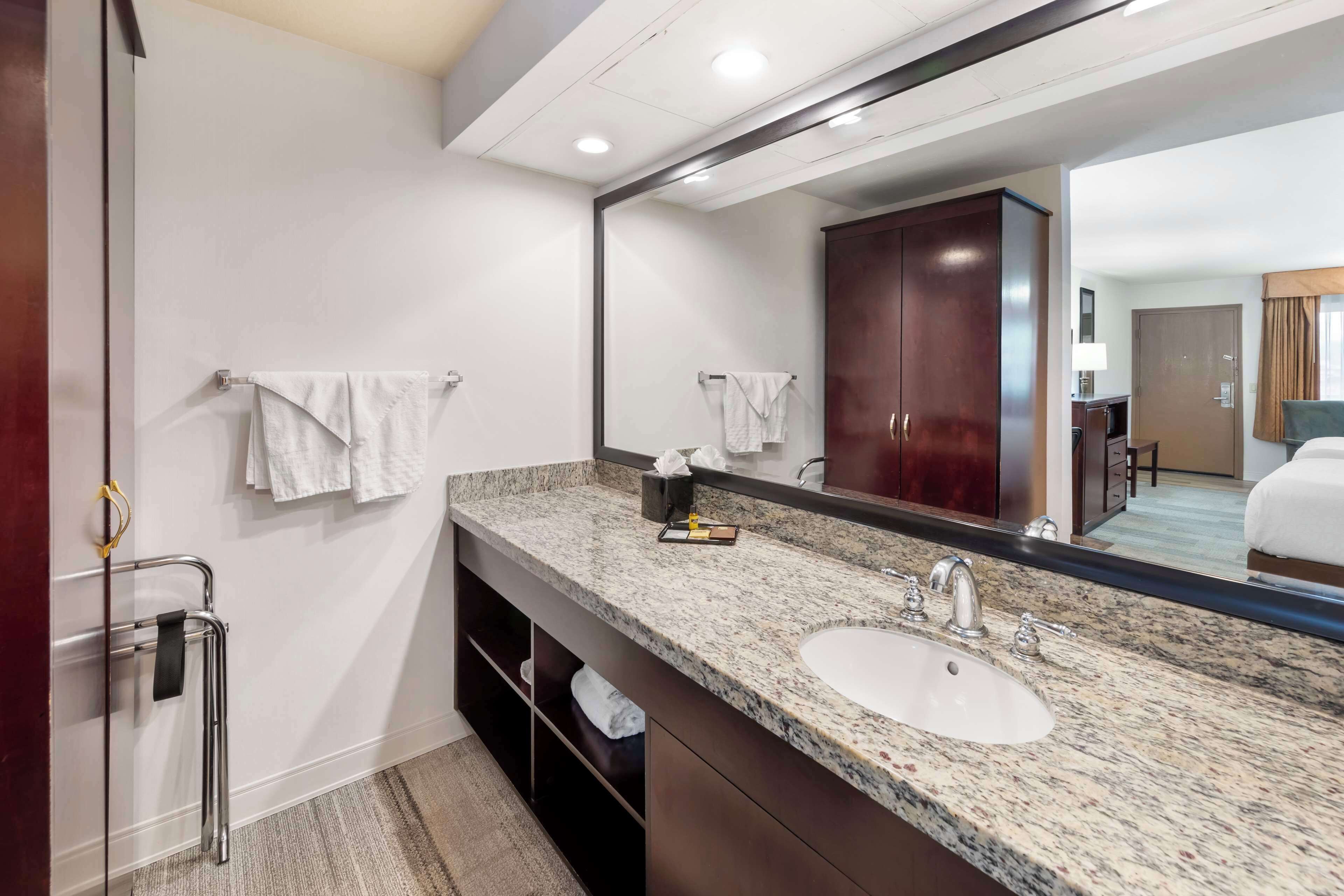 standard room, 1 king bed, non smoking, refrigerator & microwave | bathroom | deep-soaking bathtub, free toiletries, hair dryer, towels