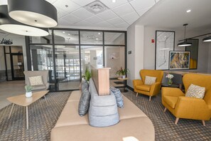 Exterior - Holiday Inn Cleveland-Mayfield by IHG (Mayfield)