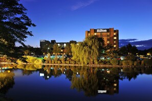 Building design - Hilton Parsippany (Parsippany)