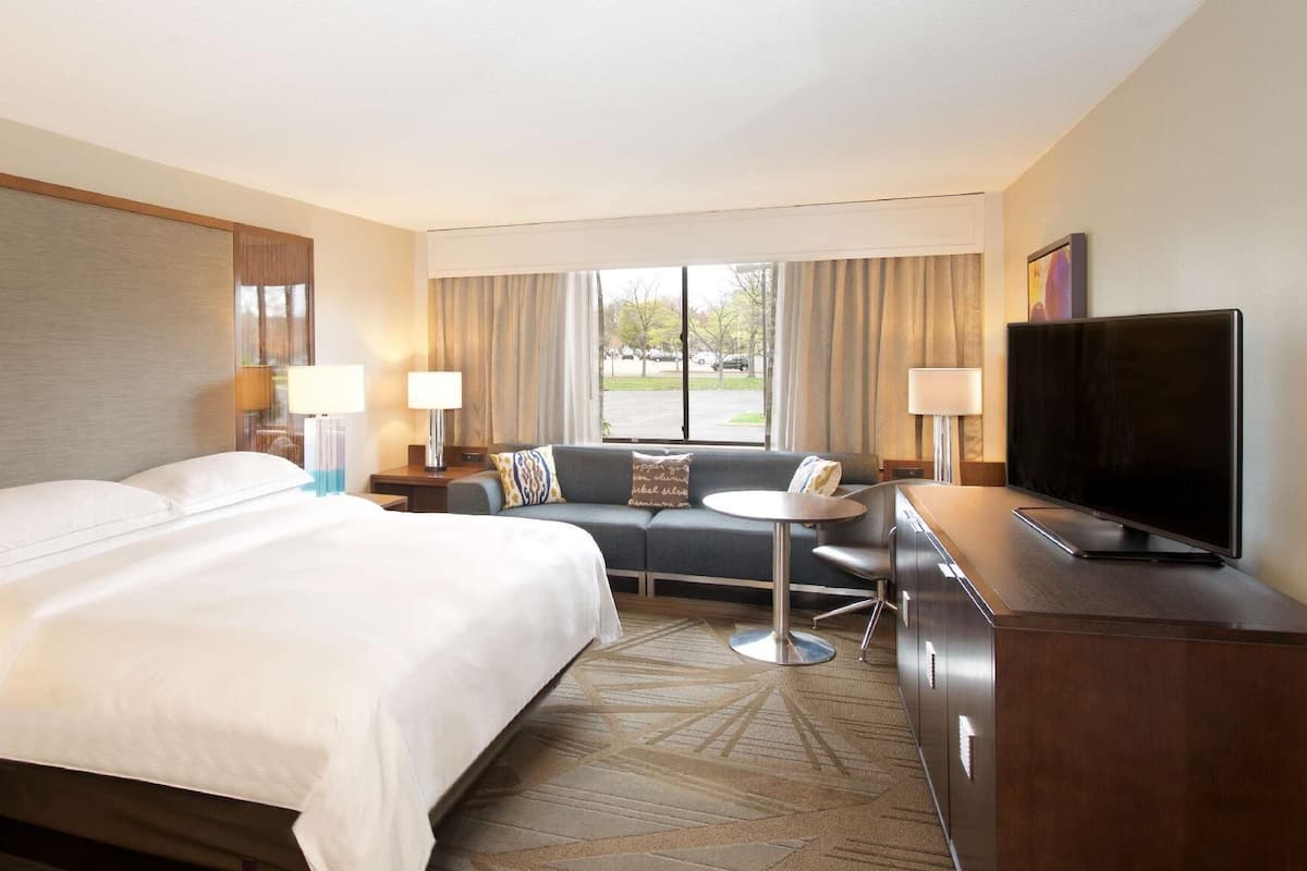 Premium bedding, down comforters, pillowtop beds, in-room safe