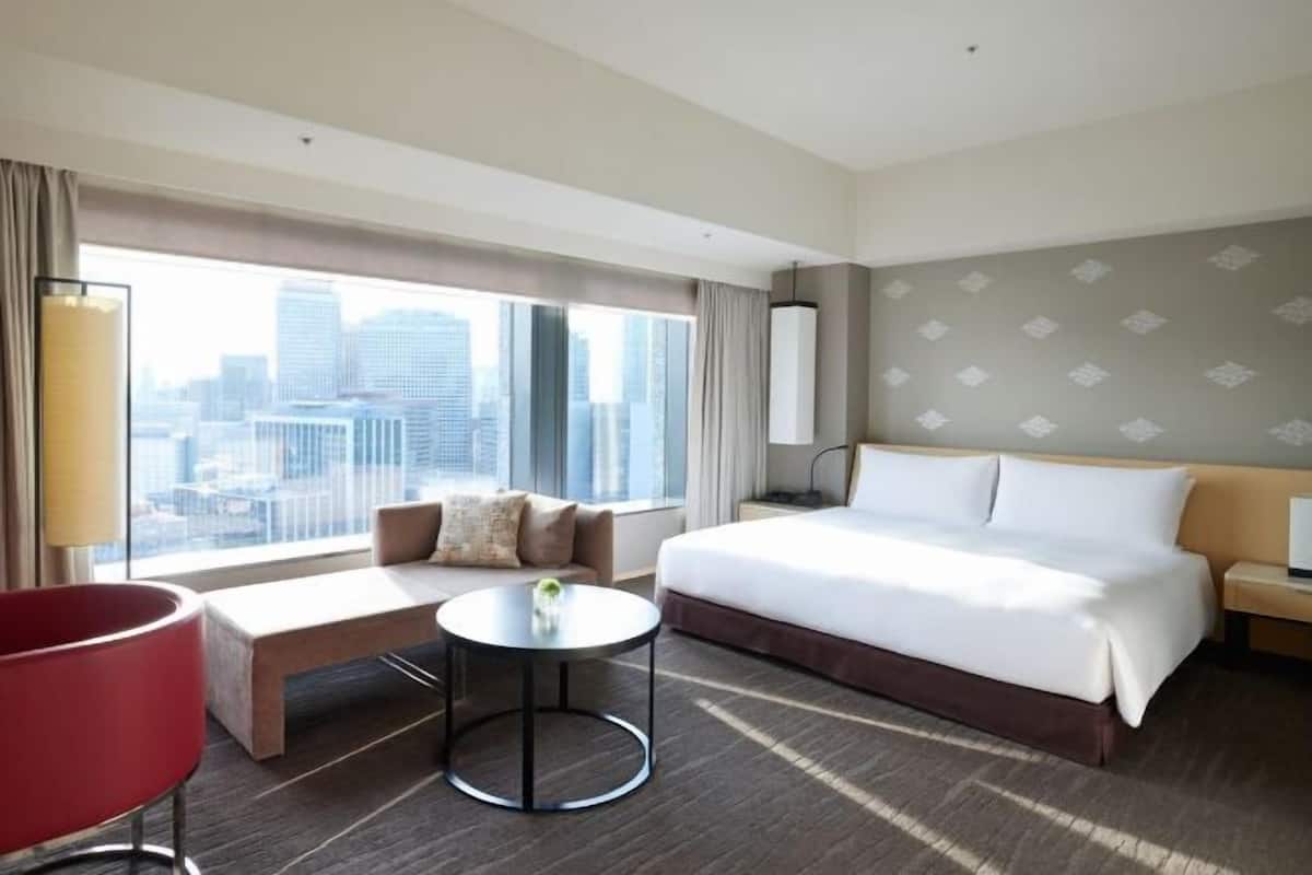 1 bedroom, down duvets, minibar, in-room safe