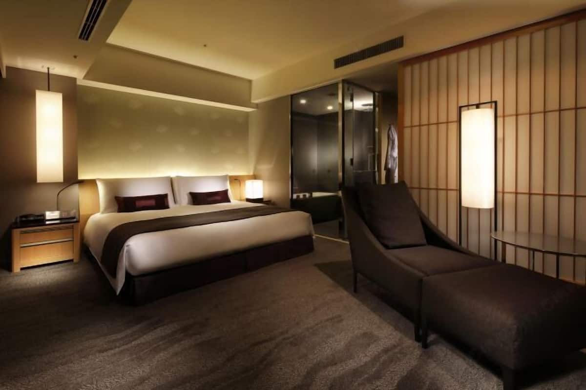 1 bedroom, down duvets, minibar, in-room safe