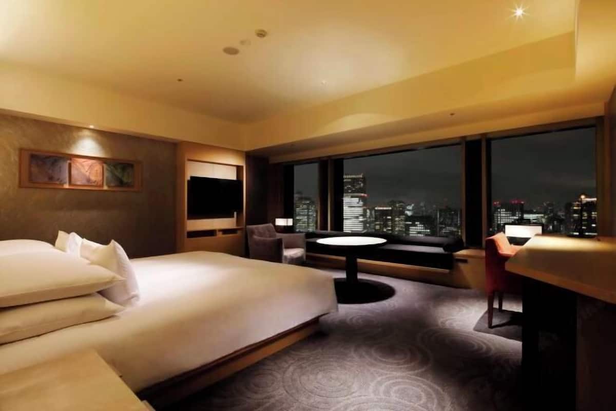 1 bedroom, down duvets, minibar, in-room safe