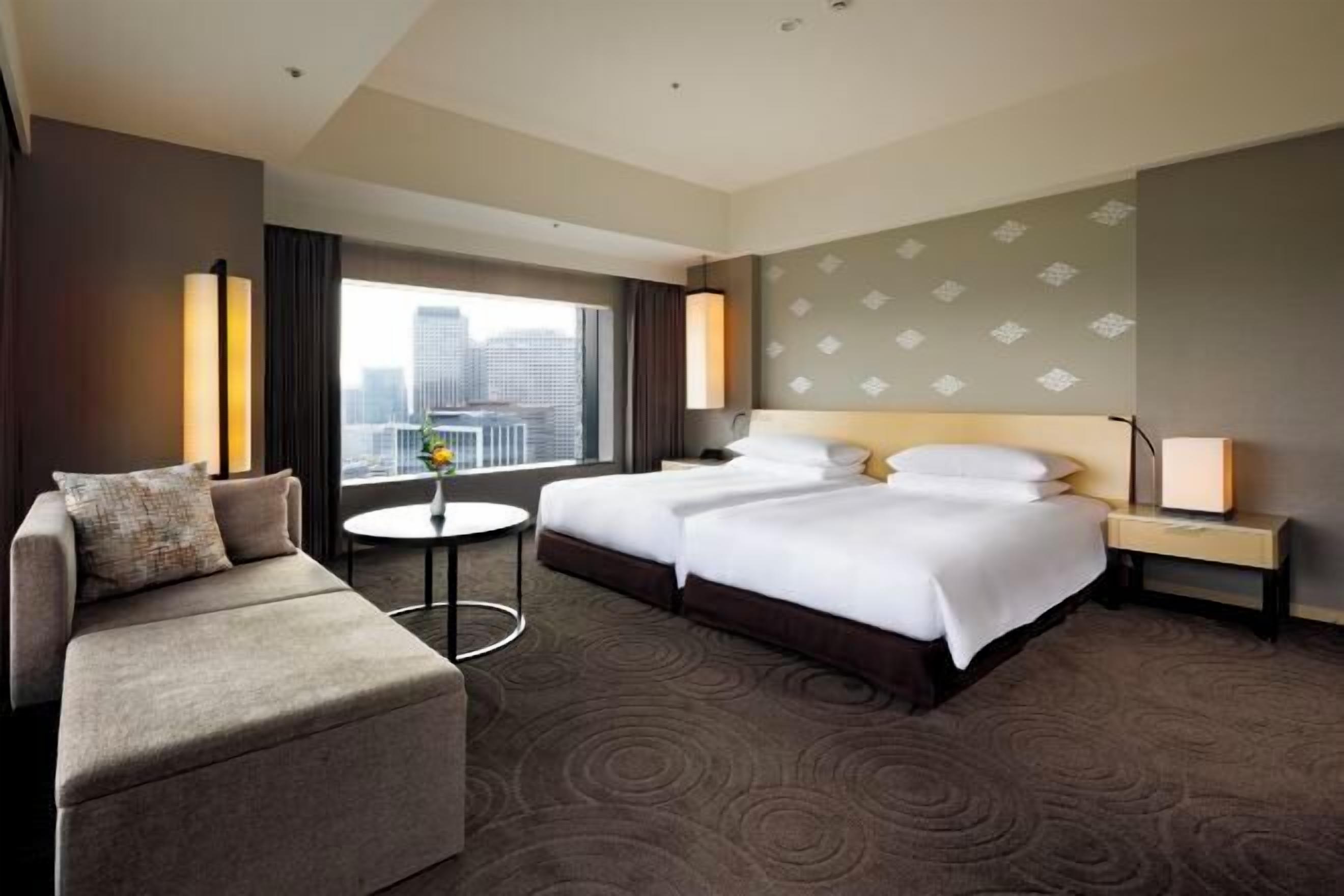 1 bedroom, down duvets, minibar, in-room safe