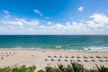 Vue sur la plage ou l’océan