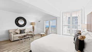 Suite, 1 letto king con divano letto, vista piscina | Biancheria da letto di alta qualità, materassi a doppio strato