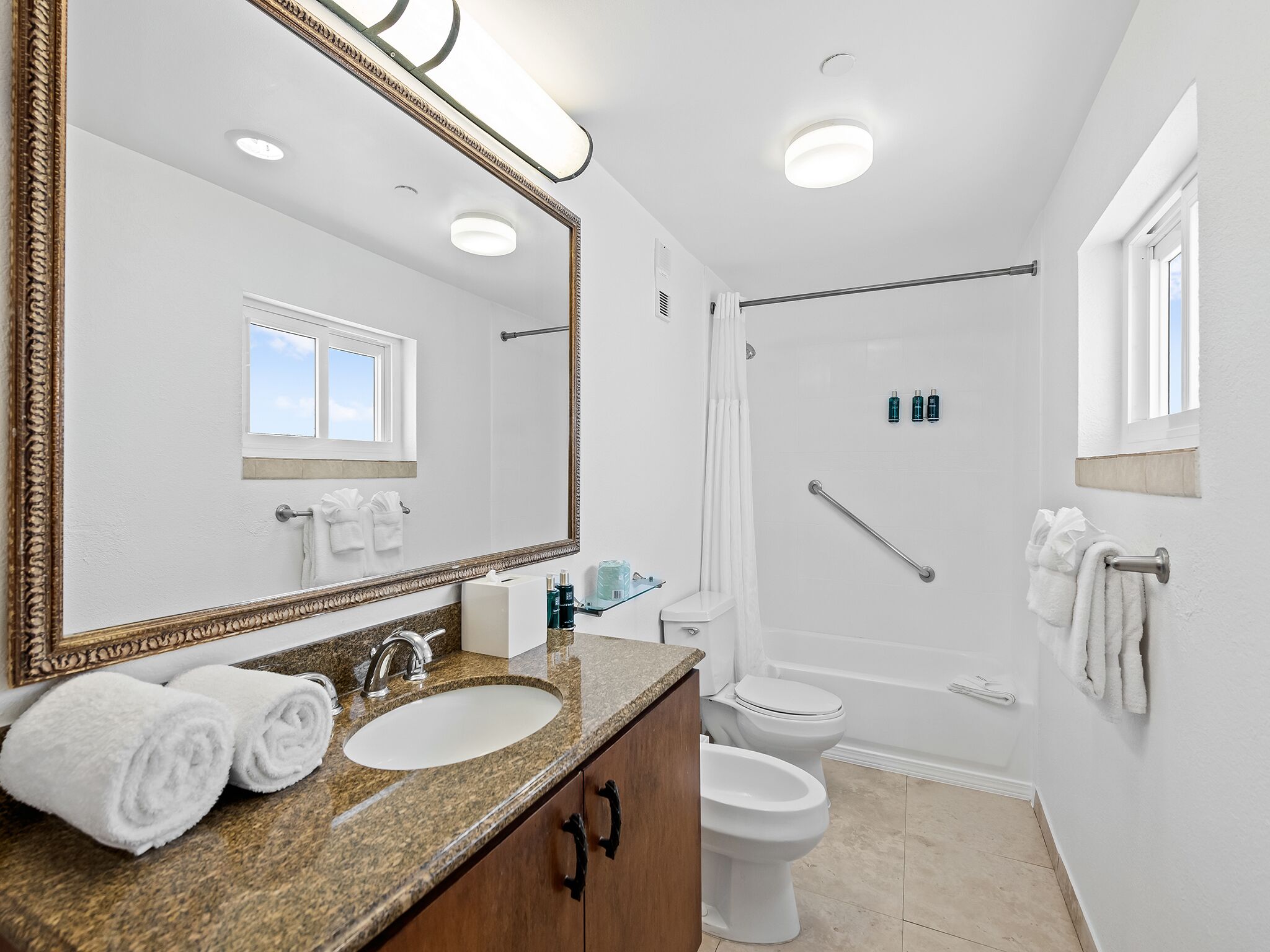 Habitación | Baño | Artículos de higiene personal gratuitos, secador de pelo y toallas