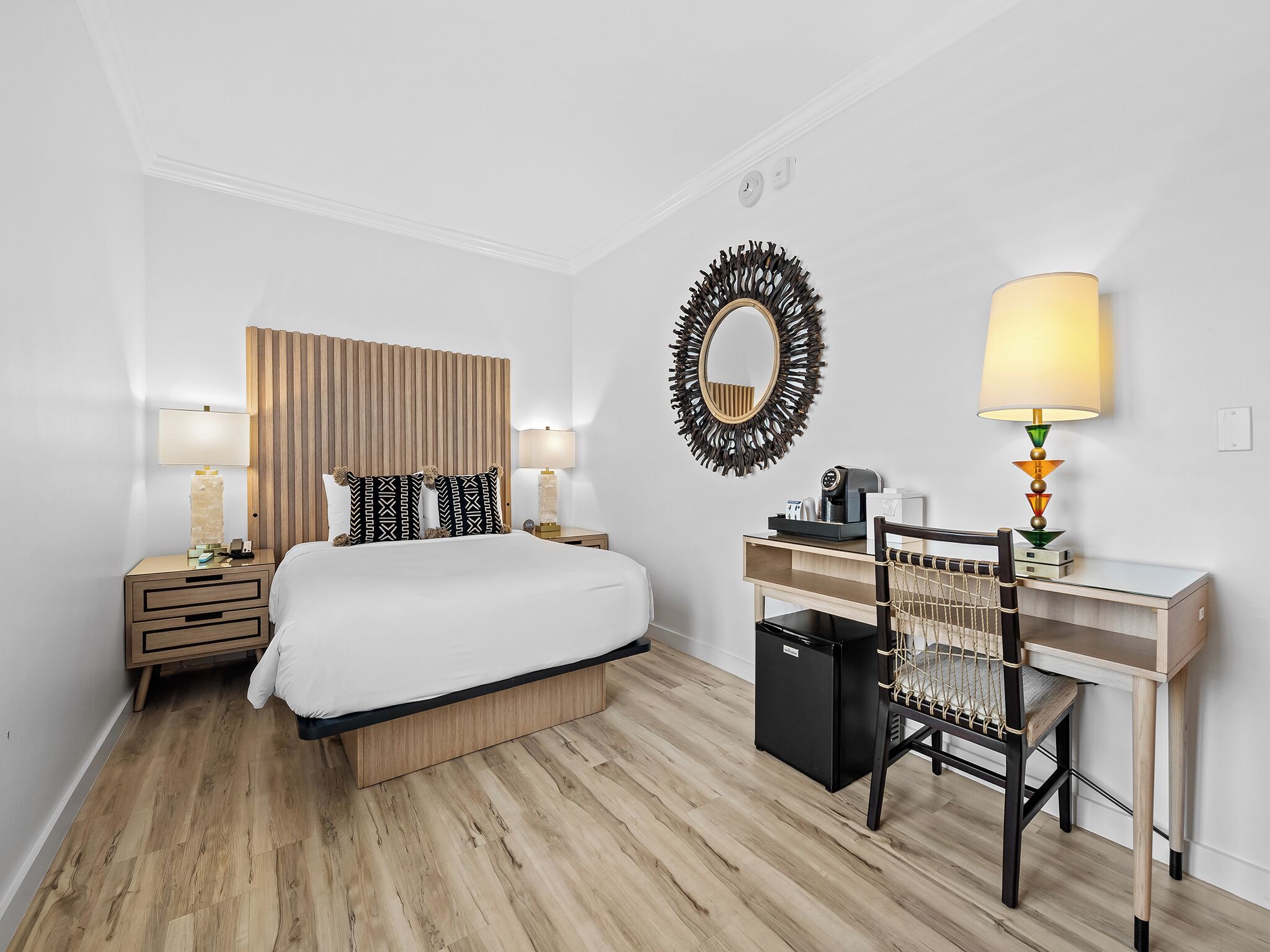 Essential Room 1 Queen bed- No Balcony | Premium bedding, pillowtop beds, in-room safe, desk
