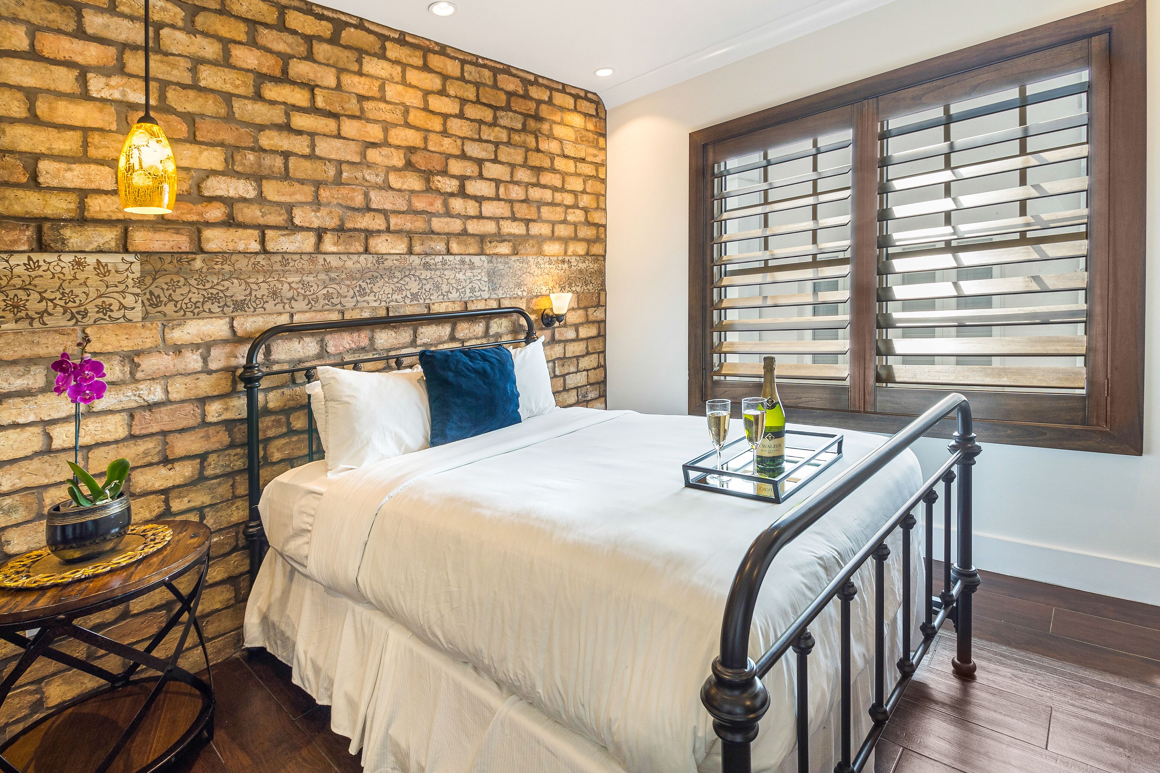 egyptian cotton sheets, premium bedding, down duvets, in-room safe