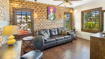 ملاءات من القطن المصري وأغطية فراش متميزة وألحفة محشوة بالريش