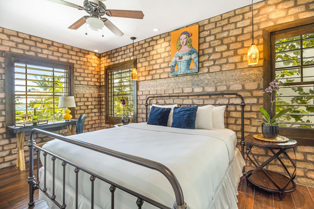 Egyptian cotton sheets, premium bedding, down duvets, in-room safe