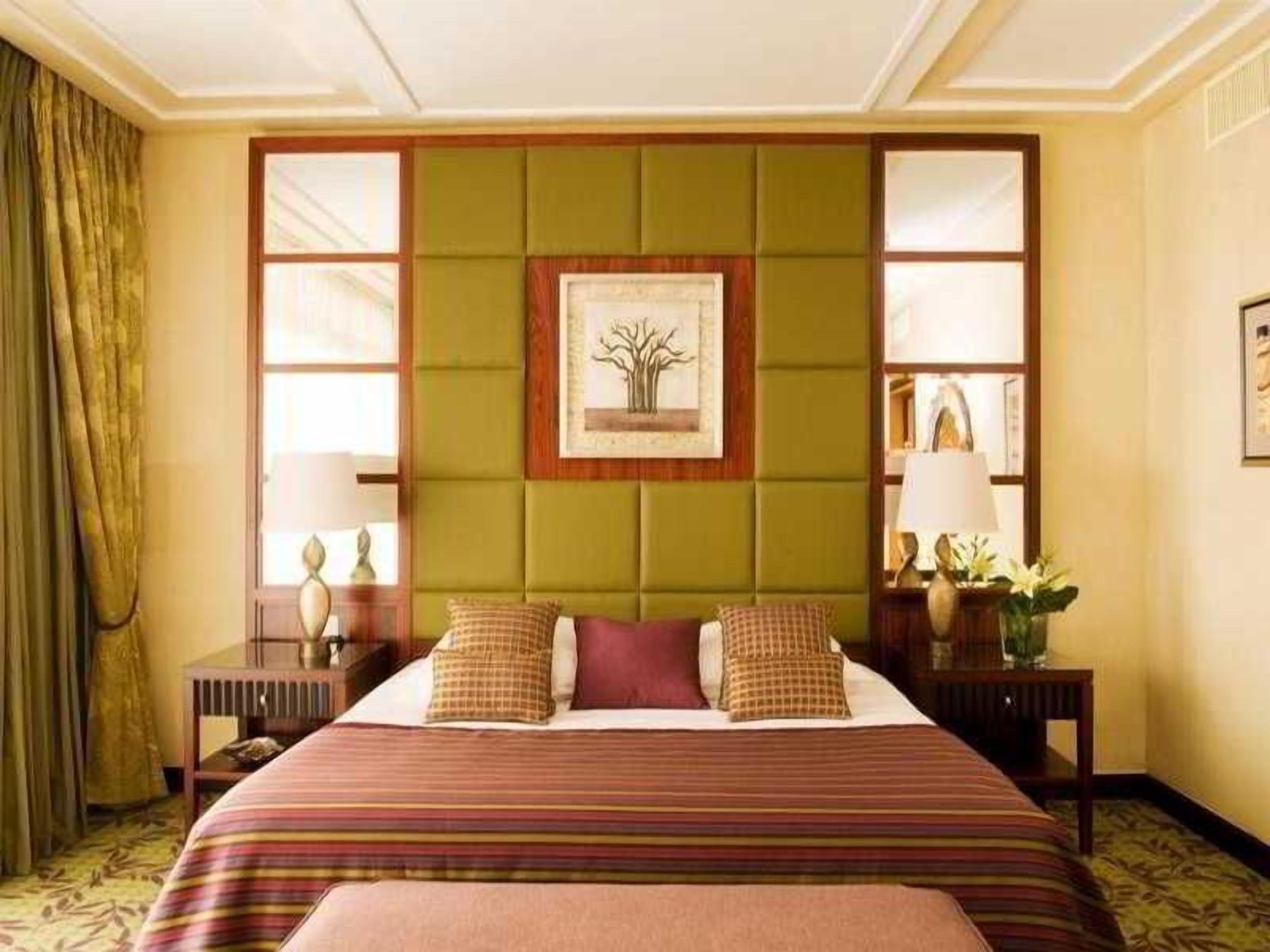 Ropa de cama de alta calidad y minibar 