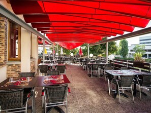 Bar (on property) - ibis Bordeaux Lac (Bordeaux)