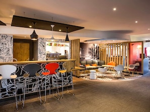 Bar (on property) - ibis Bordeaux Lac (Bordeaux)