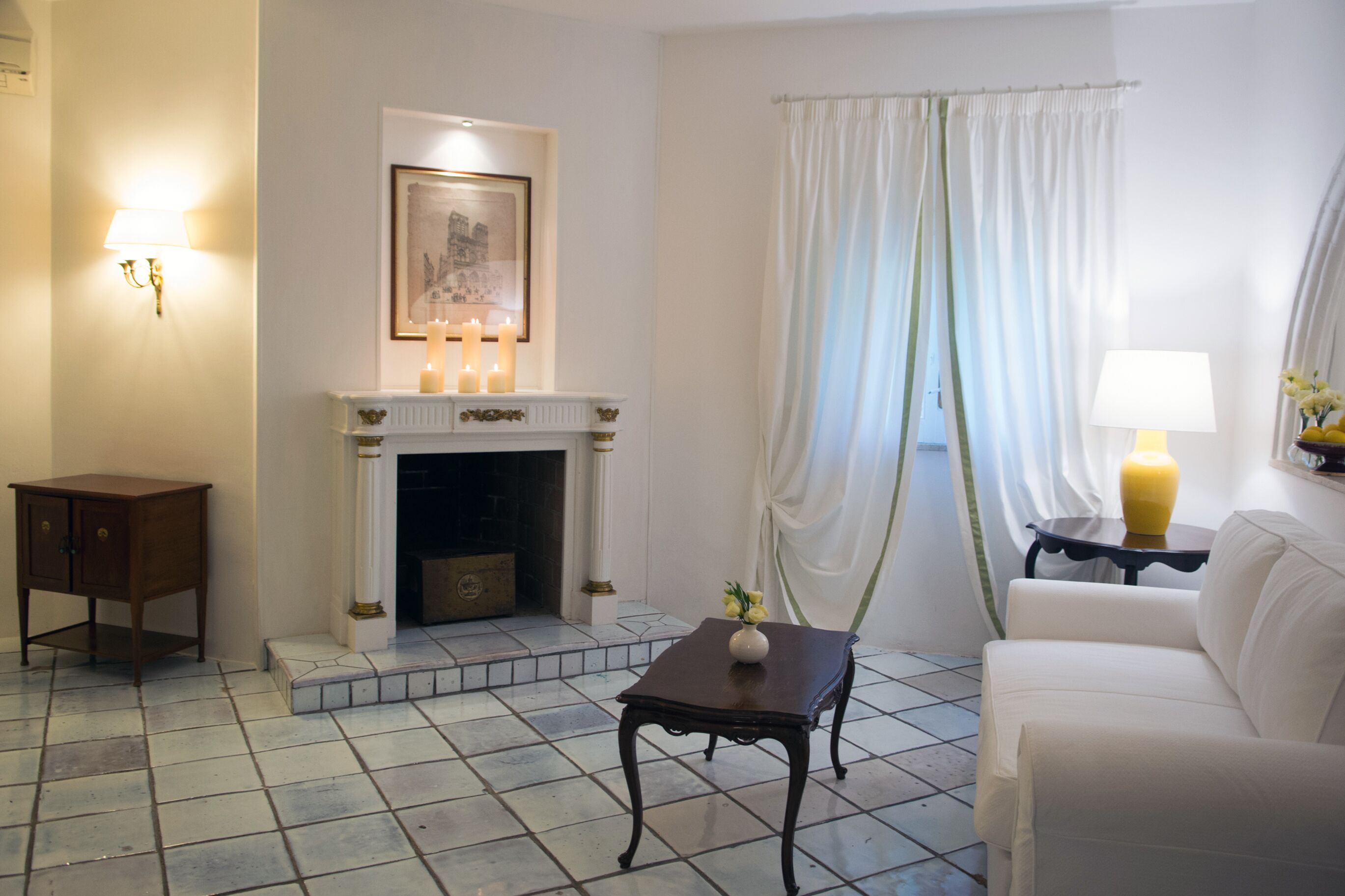 executive suite | living area | flat-screen tv, pay films