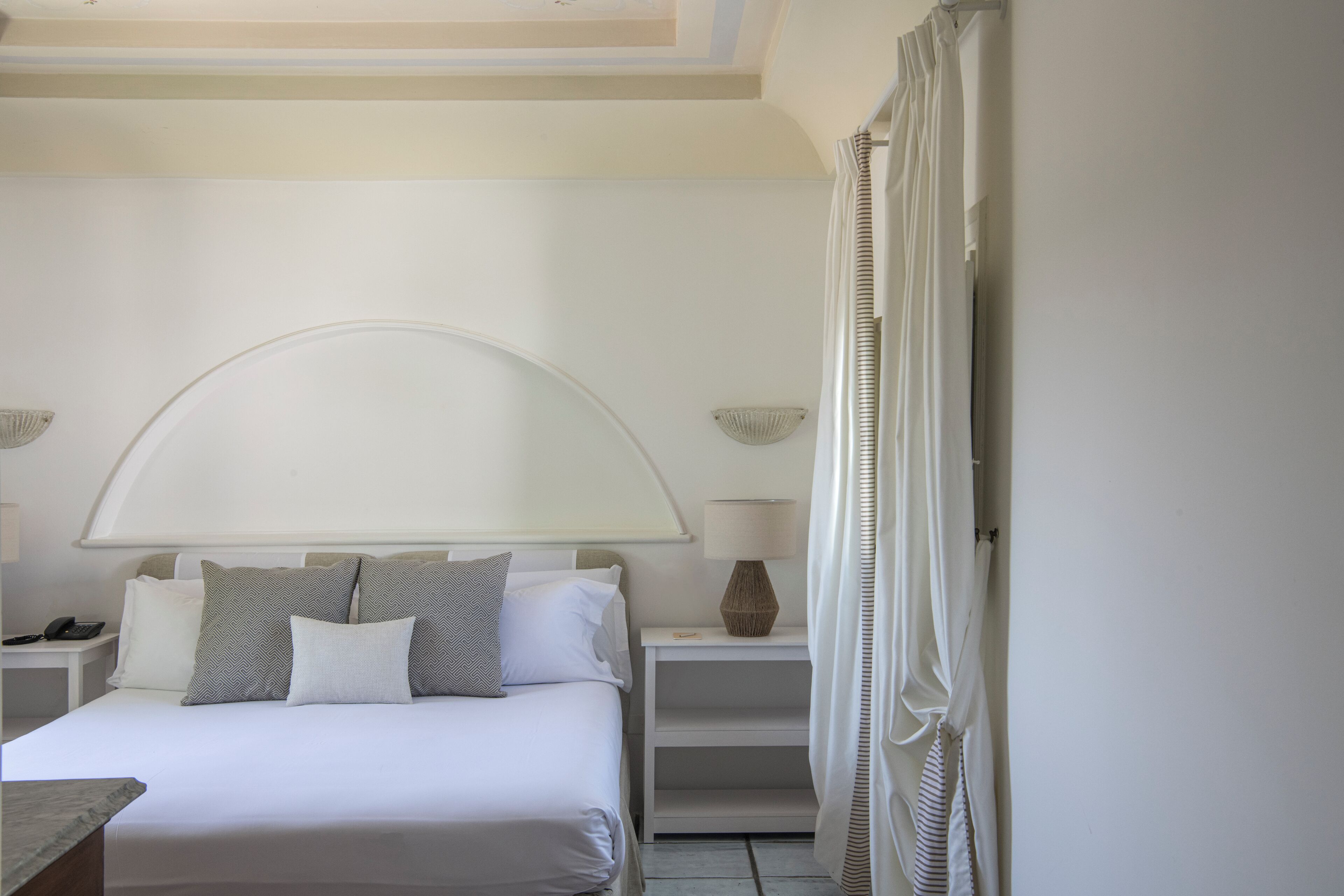 Suite – junior | Minibar, safe på rommet, individuelt dekorert og individuelt innredet