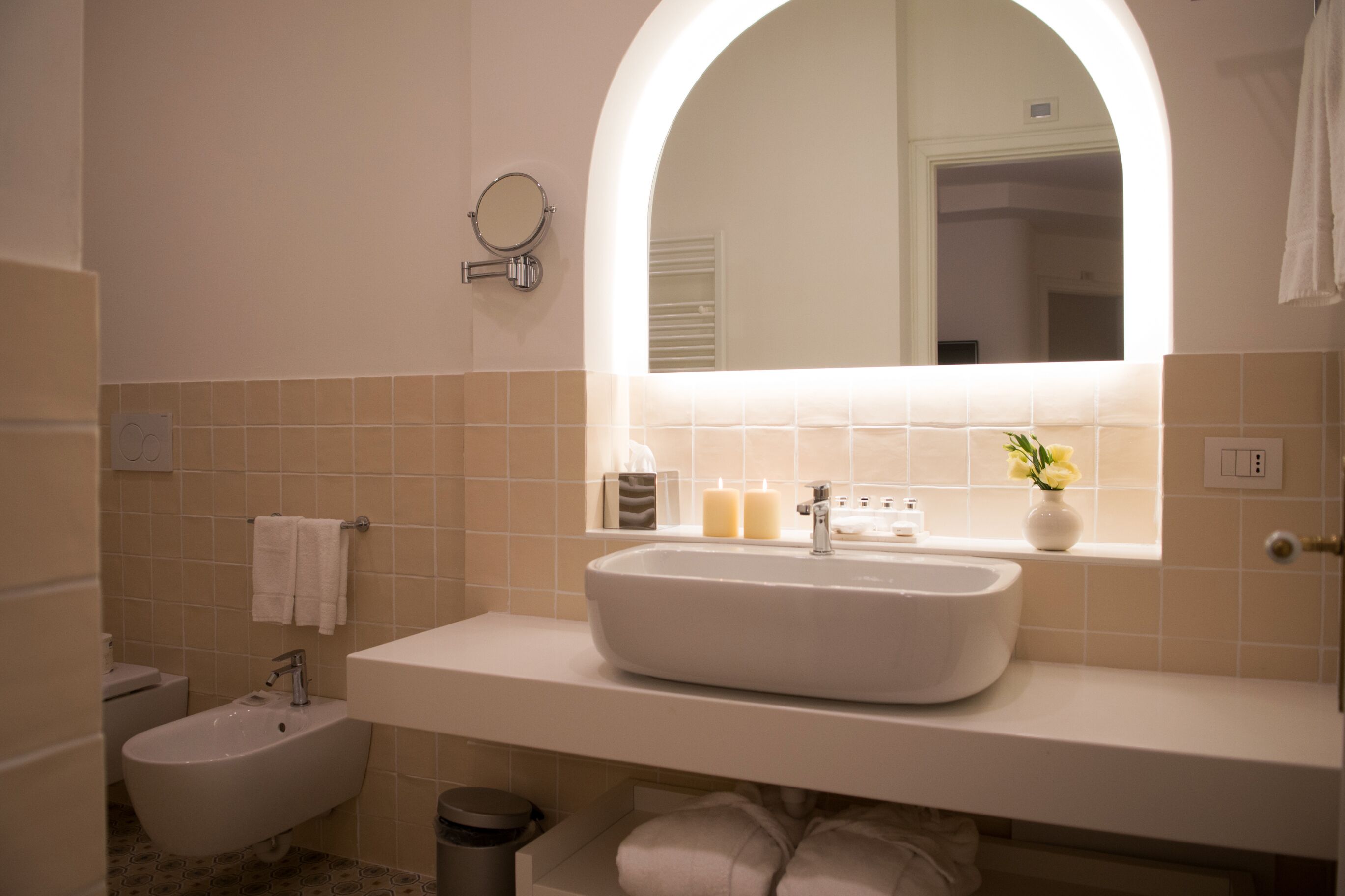 executive suite | bathroom | free toiletries, hair dryer, bathrobes, slippers