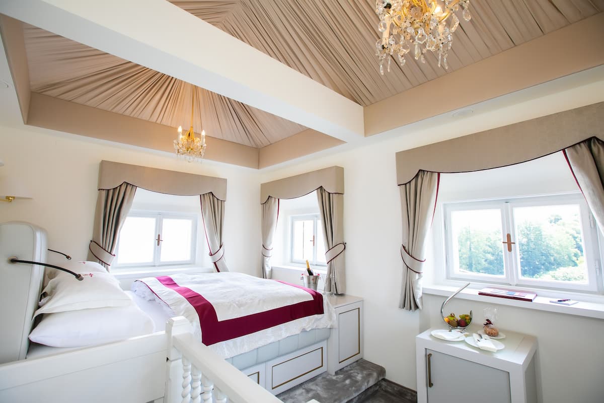 Romantic Duplex, 1 King Bed, City View, Tower | Premium bedding, minibar, in-room safe, desk