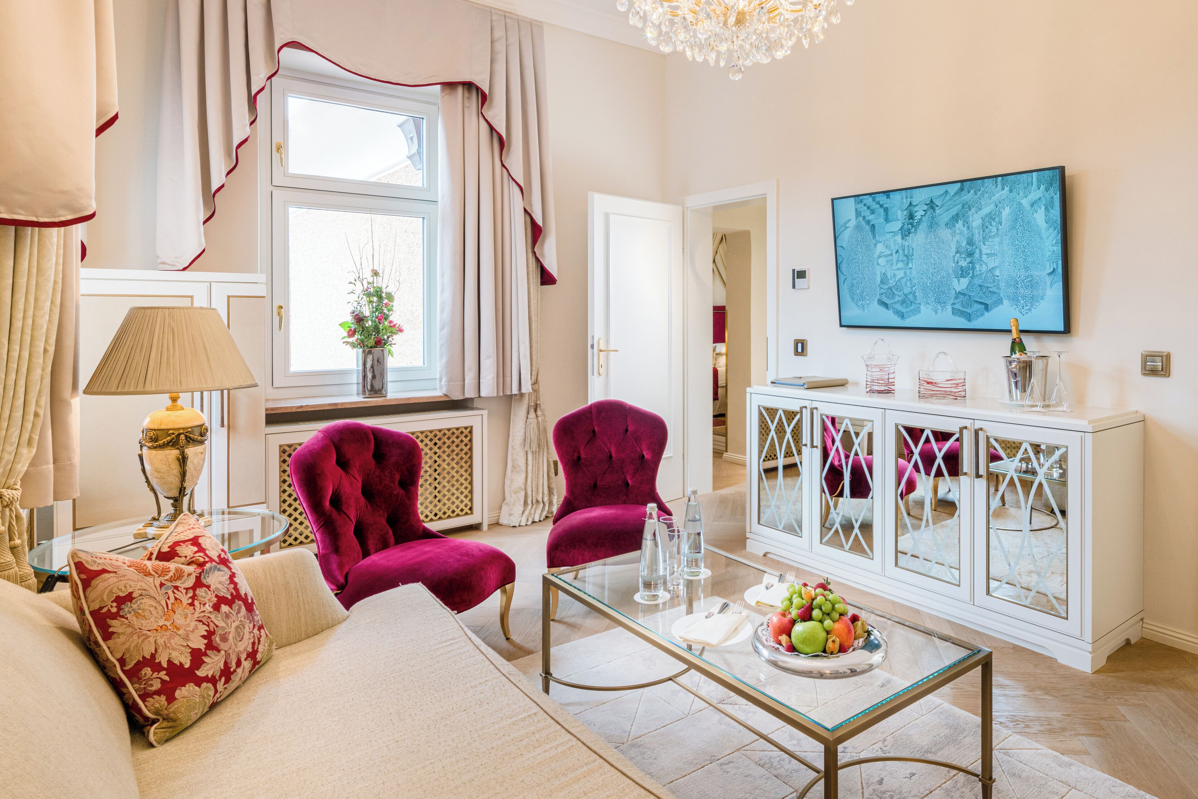 Junior Suite, 1 King Bed, Park View | Premium bedding, minibar, in-room safe, individually decorated