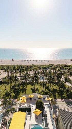 Leslie Hotel Ocean Drive