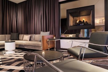 Lobby lounge at Le Meridien Atlanta Perimeter by Marriott