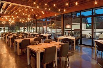 Breakfast, lunch and dinner served at Le Meridien Atlanta Perimeter by Marriott