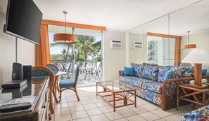 Standard Studio Suite | Living area