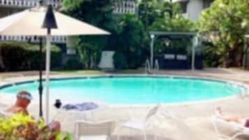Outdoor pool, pool loungers