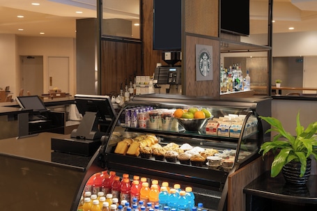 Breakfast, lunch, dinner served; American cuisine