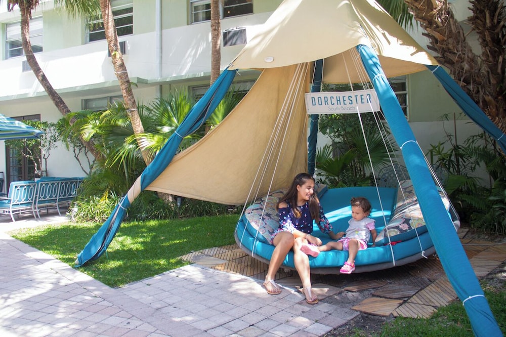 Dorchester Miami Beach Hotel & Suites by null