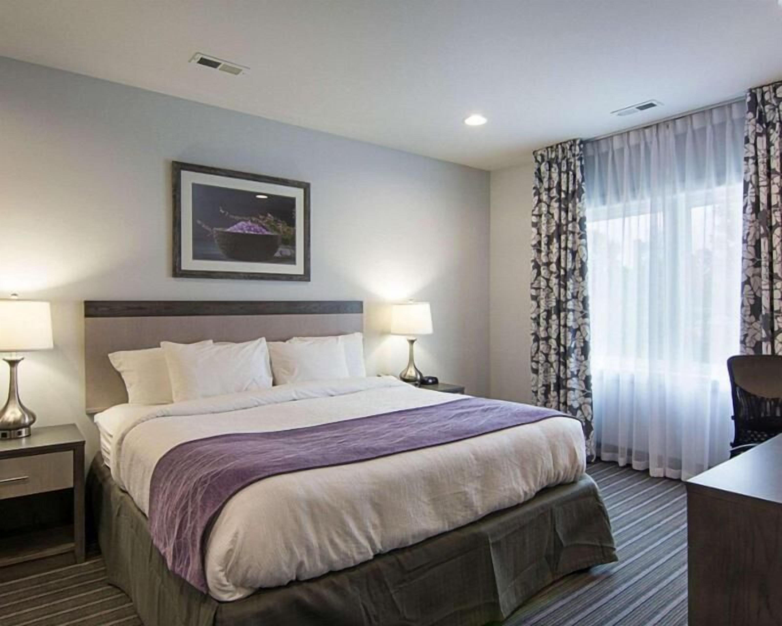 Premium bedding, pillowtop beds, in-room safe, desk