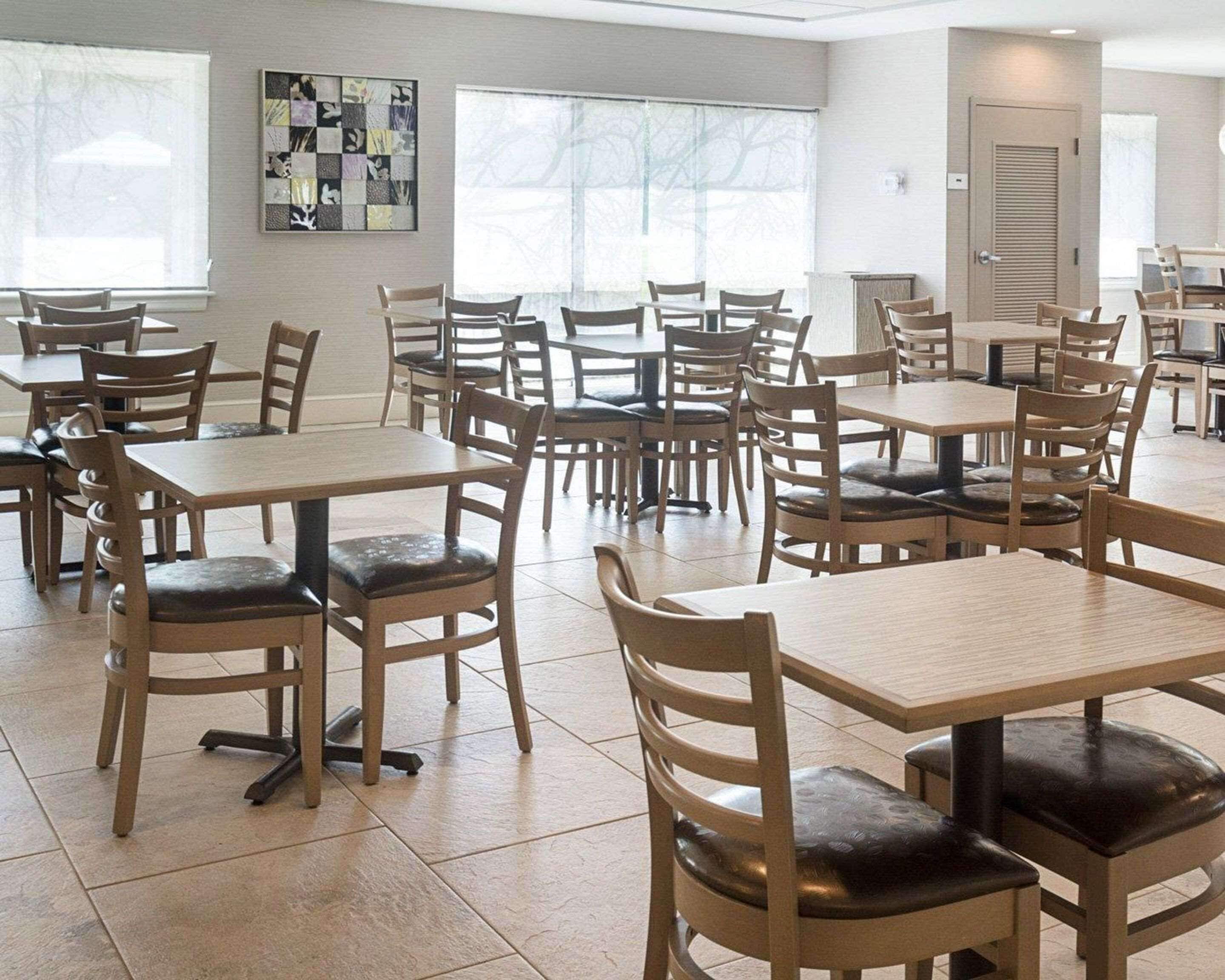 free daily self-service breakfast