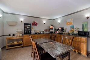 Free daily continental breakfast 