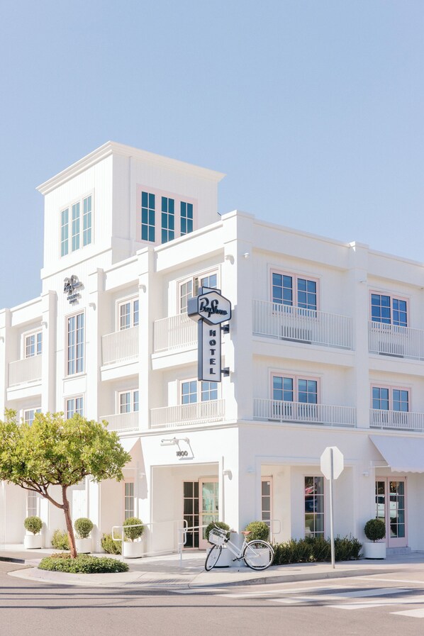 Exterior - Bay Shores Peninsula Hotel (Newport Beach)