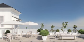 Rooftop terrace at Bay Shores Peninsula Hotel