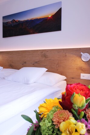 Habitación superior con 2 camas individuales, junto a la montaña | Ropa de cama hipoalergénica y caja de seguridad en la habitación 