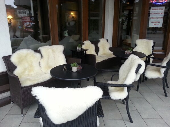 Outdoor dining - Hotel Bernerhof (Interlaken)