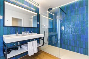 Deluxe Double Room, Terrace, Sea View | Bathroom | Hair dryer, bidet, towels, soap