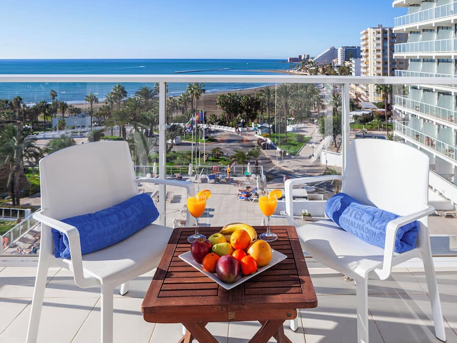 Pillowtop beds, in-room safe, desk, laptop workspace