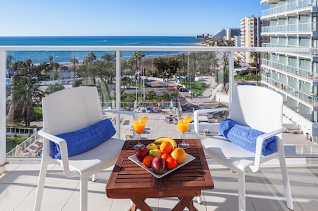 Pillowtop beds, in-room safe, desk, laptop workspace