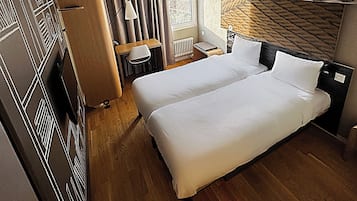 Standard Twin Room | Hypo-allergenic bedding, desk, iron/ironing board, free WiFi
