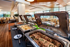 Buffet - AHORN Panorama Hotel Oberhof (Oberhof)