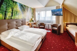 Habitación familiar | Caja fuerte, cortinas opacas, wifi gratis y ropa de cama