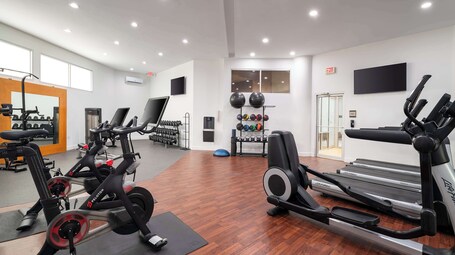 Embassy Suites by Hilton Crystal City National Airport - Image 45