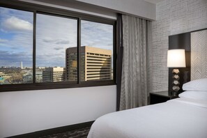 Suite, 1 King Bed (DC Monument View)