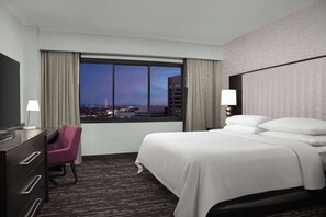 1 bedroom, in-room safe, desk, laptop workspace - Embassy Suites by Hilton Crystal City National Airport (Arlington)