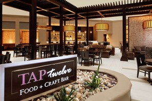 Lunch and dinner served  - Embassy Suites by Hilton Crystal City National Airport (Arlington)