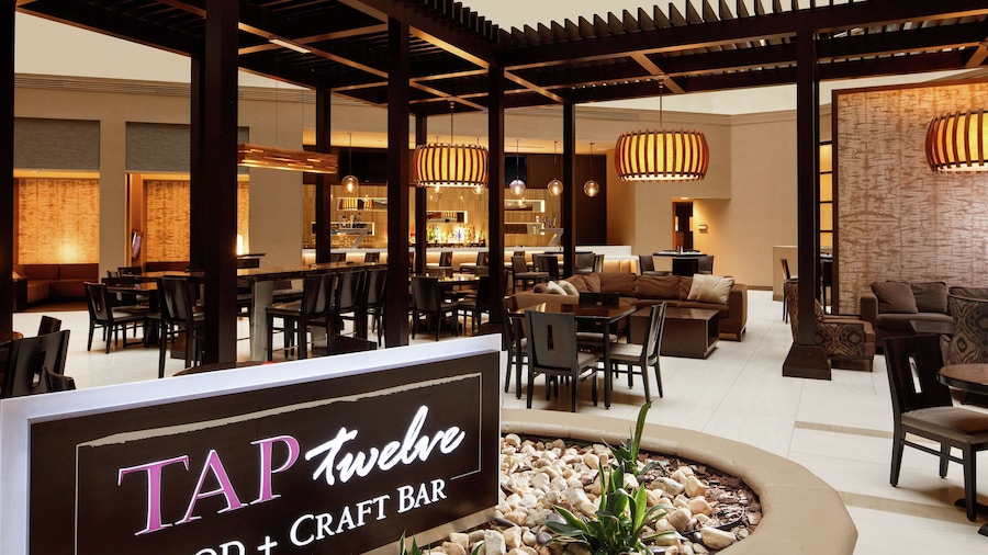 Embassy Suites by Hilton Crystal City National Airport