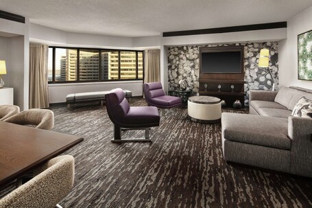 Embassy Suites by Hilton Crystal City National Airport - Image 37